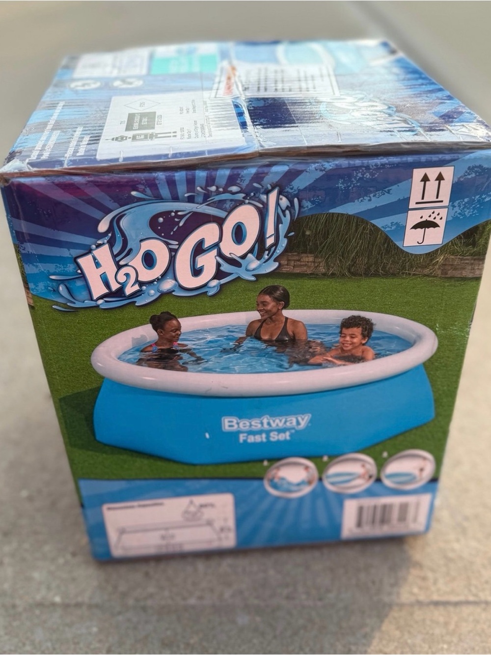 Swimming pool